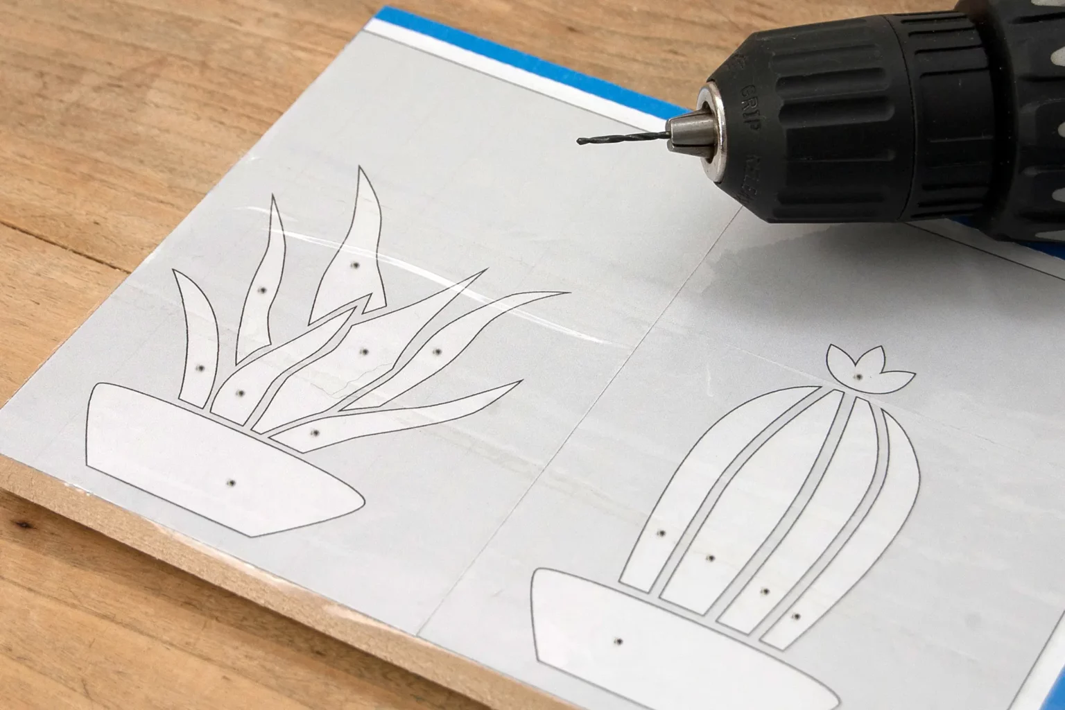 16-04-kakteenfeld-wandbild-deko-laubsaege-dekupiersaege-vorlage-saegeblattdurchfuehrungen-bohren