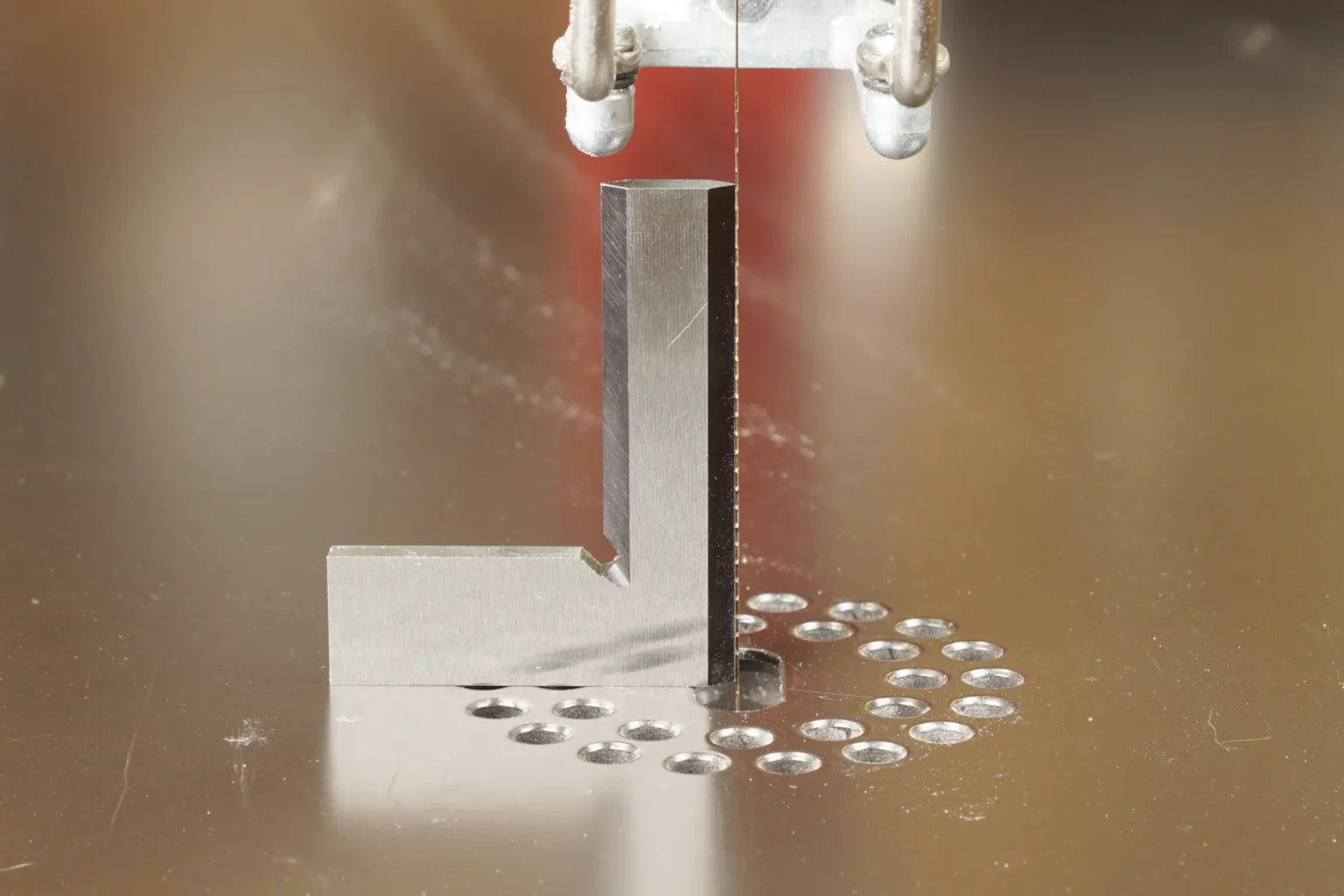 16-05-vogelscheuche-intarsie-deko-laubsaege-dekupiersaege-volage-winkelstellung-saegetisch-saegeblatt-kontrollieren