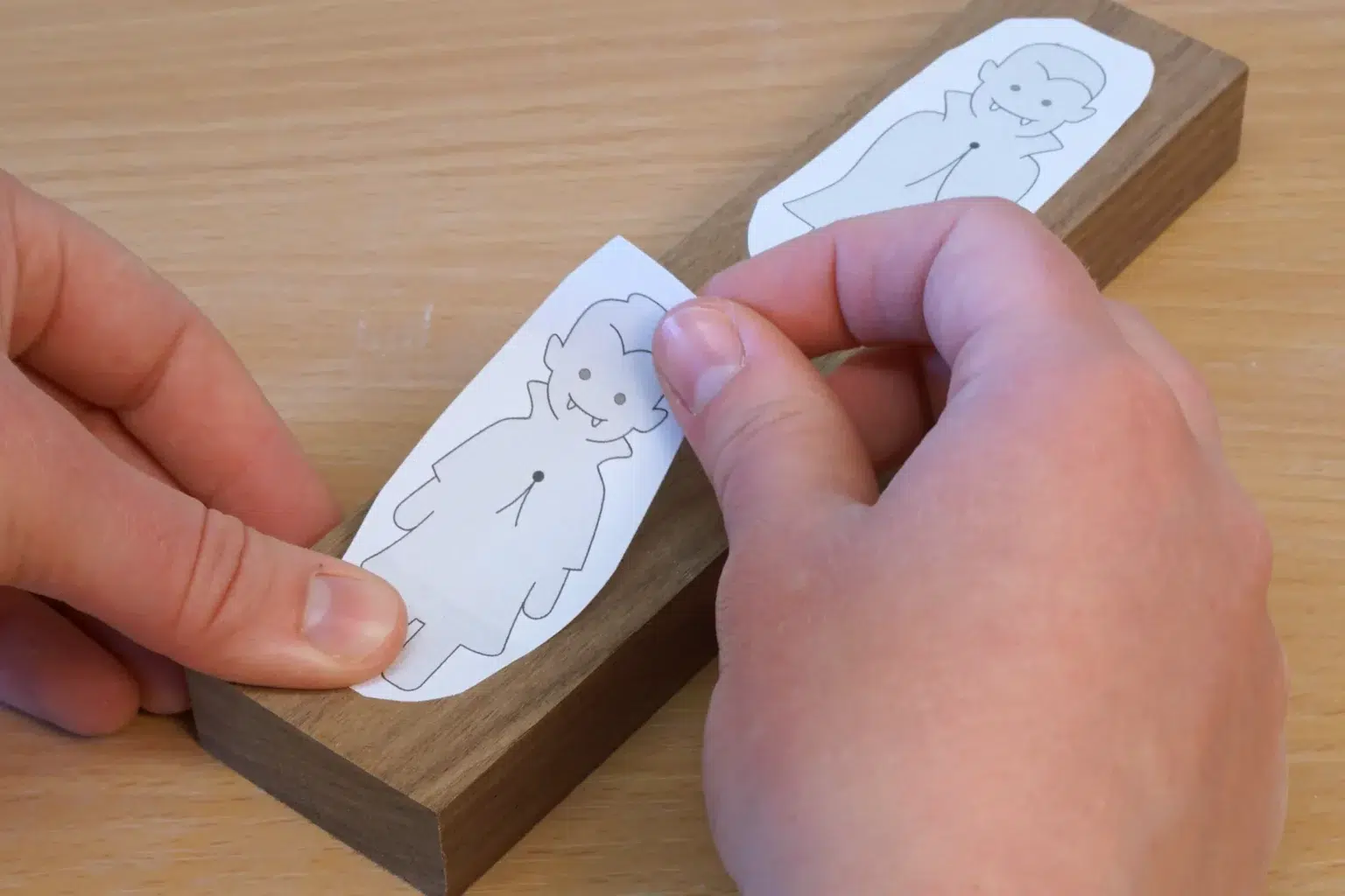 12-02-halloween-spukhaus-laubsaege-dekupiersaege-vorlage-massivholz-vorlage-aufkleben