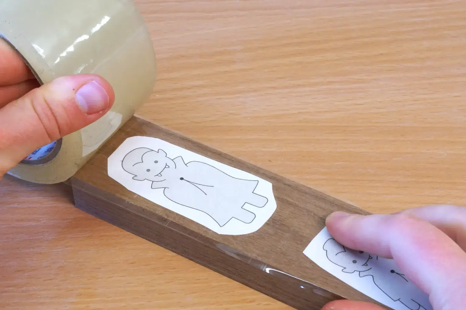 12-03-halloween-spukhaus-laubsaege-dekupiersaege-vorlage-ueberkleben-mit-transparentem-klebeband