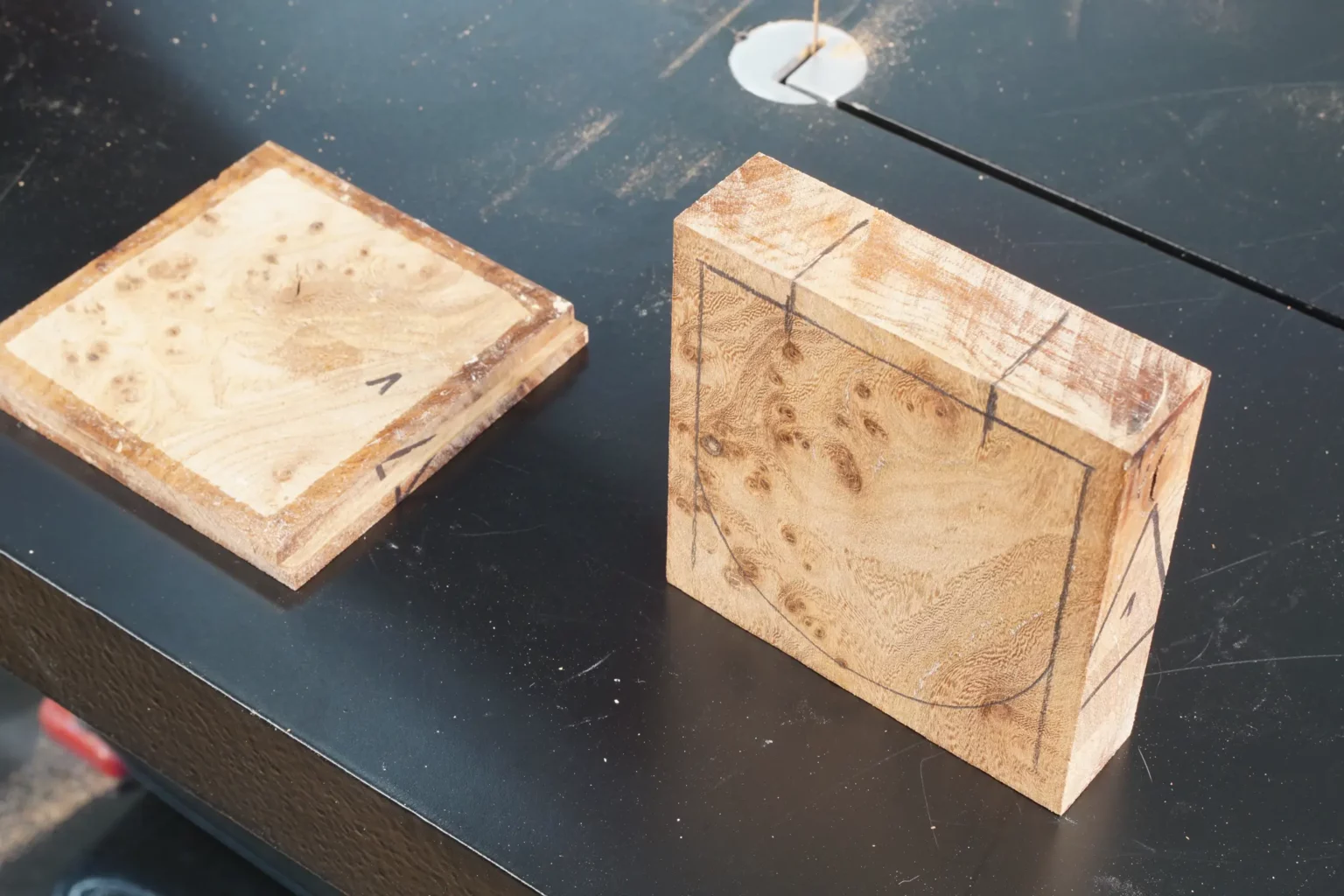 12-05-im-quadrat-dose-bandsaege-laubsaege-dekupiersaege-vorlage-saegelinie-mittelteil-aufzeichnen