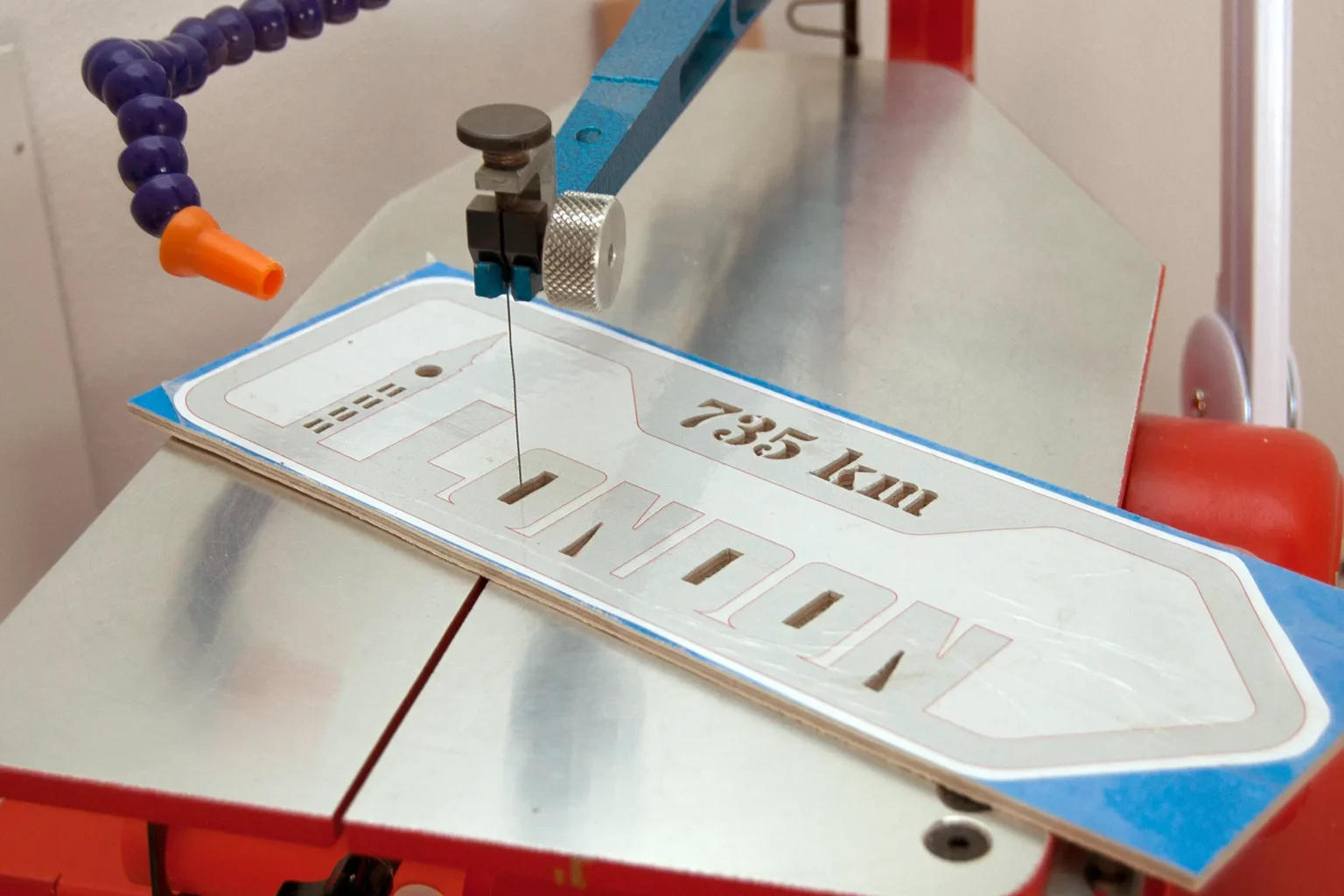 12-06-weltenbummler-schilder-deko-laubsaege-dekupiersaege-vorlage-innenschnitte-saegen