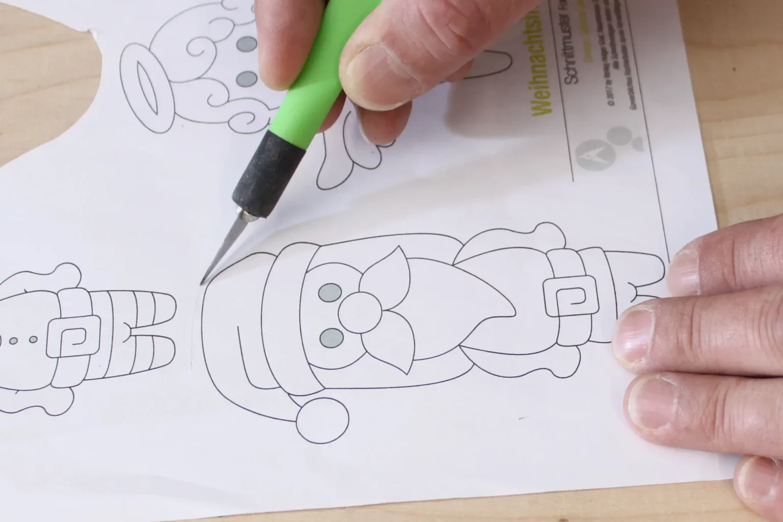 13-01-weihnachtshelfer-intarsien-deko-figuren-laubsaege-dekupiersaege-vorlage-kopieren-ausdrucken-ausschneiden