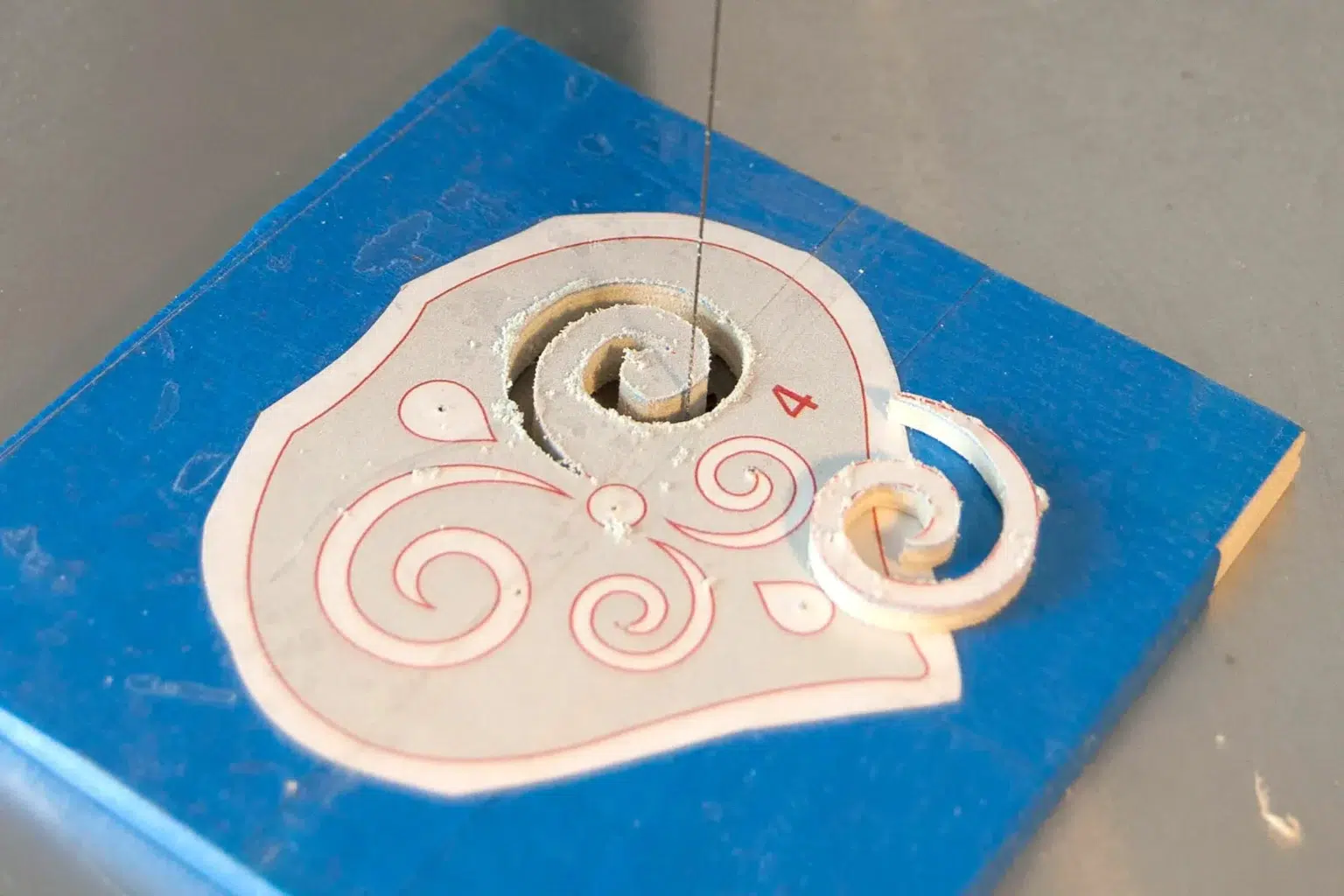 13-06-1001-nacht-weihnachten-anhaenger-laubsaege-dekupiersaege-vorlage-innenschnitte-saegen