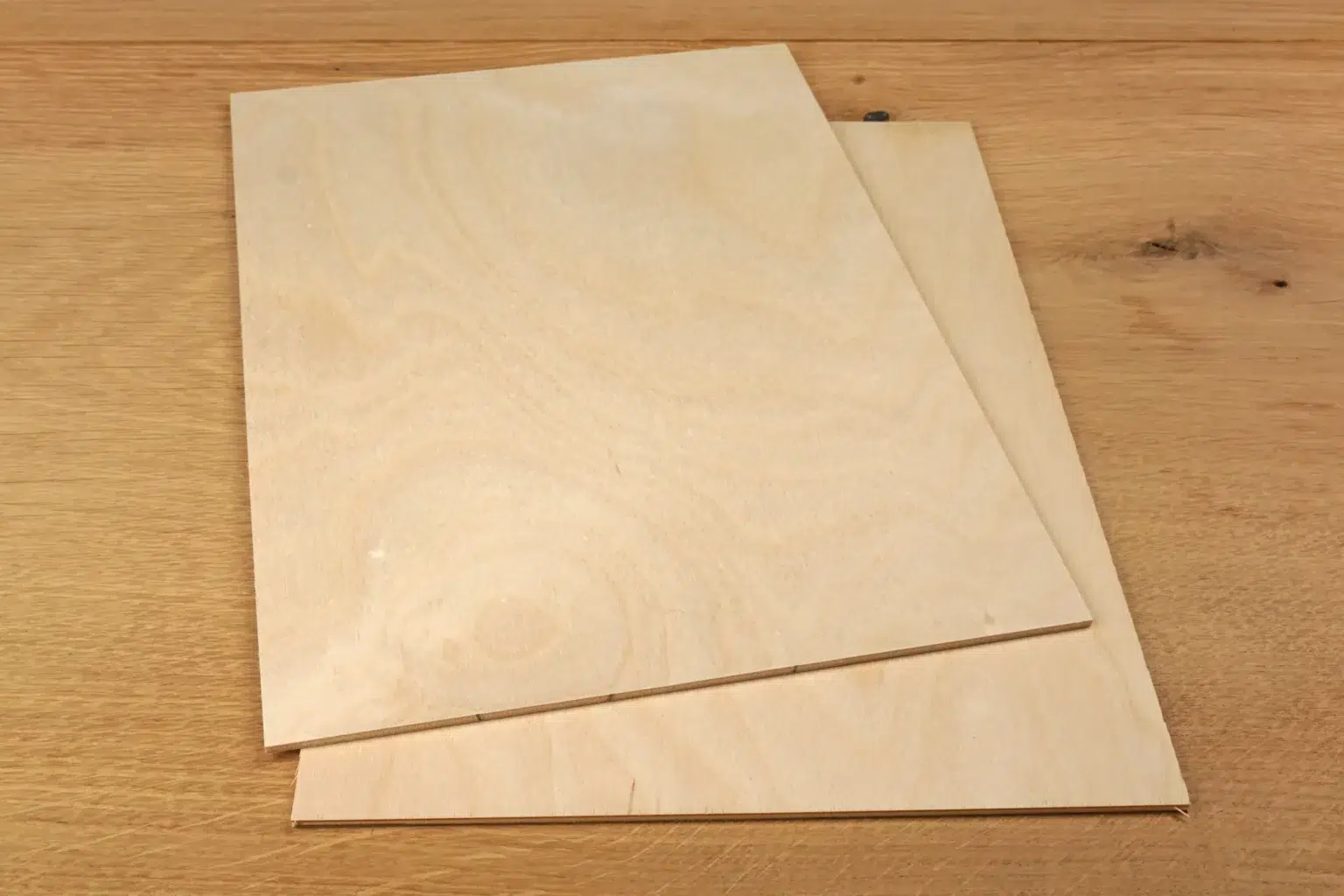 40-01-tortentopper-feiern-deko-laubsaege-dekupiersaege-vorlage-sperrholz-bereitlegen