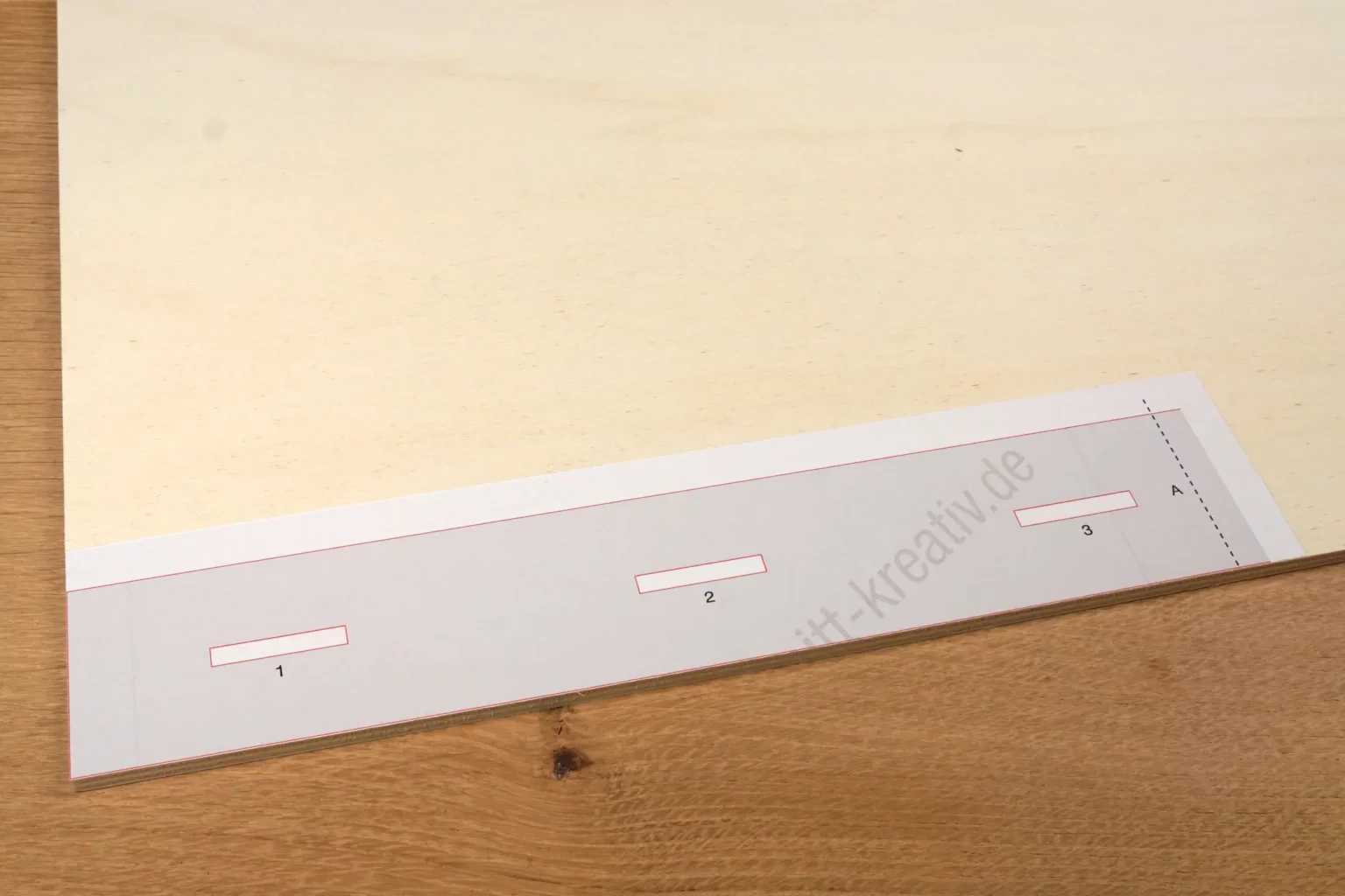 40-02-kuerbisleiste-herbst-deko-laubsaege-dekupiersaege-vorlage-zuschneiden-buendig-an-materialkante-aufkleben