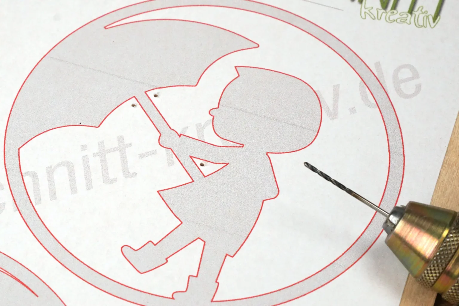 40-02-regentage-herbst-aufhaegner-laubsaege-dekupiersaege-vorlage-saegeblattdurchfuehrungen-bohren