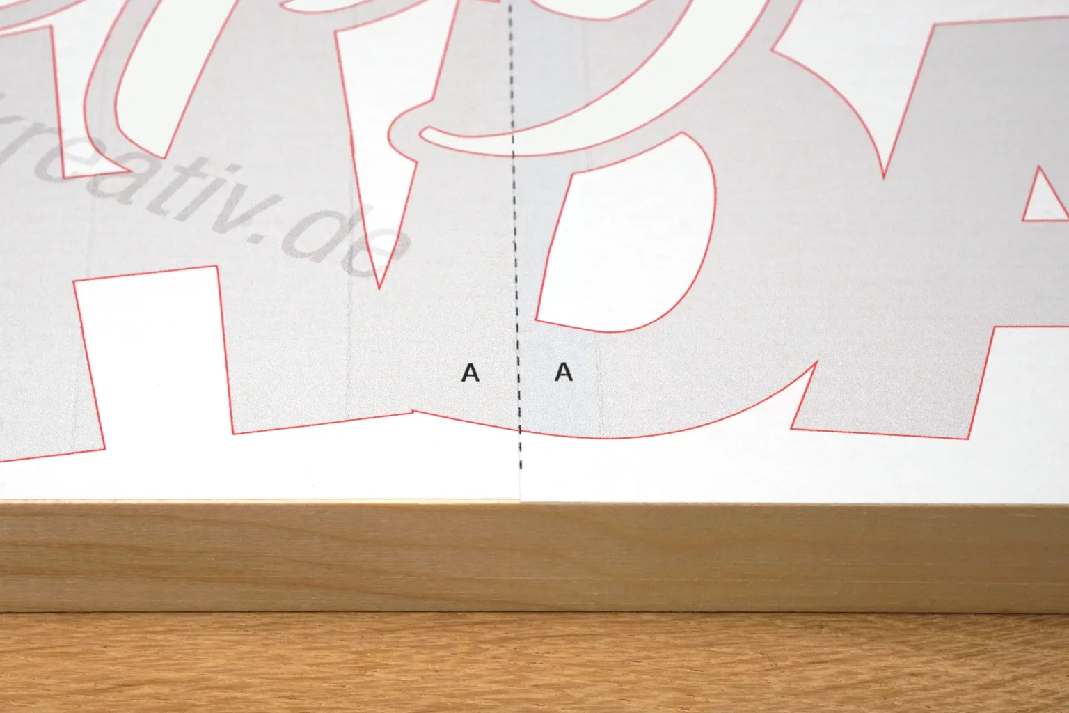 40-04-happy-birthday-deko-schriftzug-laubsaege-dekupiersaege-vorlage-passgenau-ansetzen-gestrichelte-linie