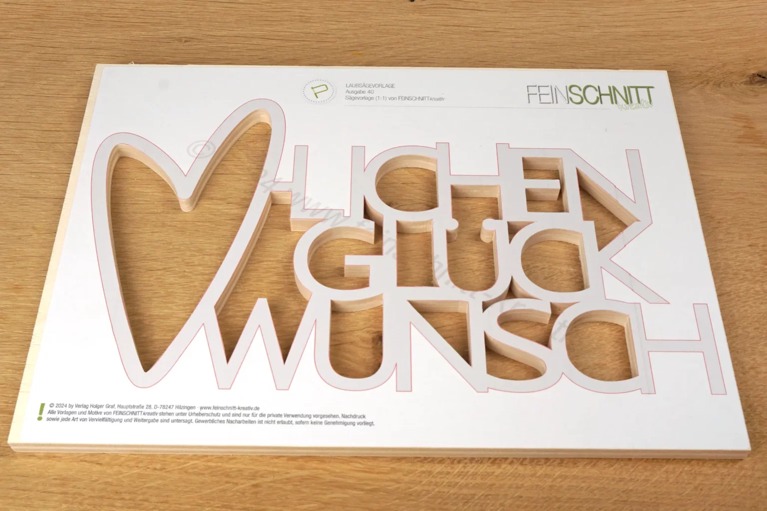40-05-herzlichen-glueckwunsch-schriftzug-deko-laubsaege-dekupiersaege-vorlage-gesaegte-innenschnitte