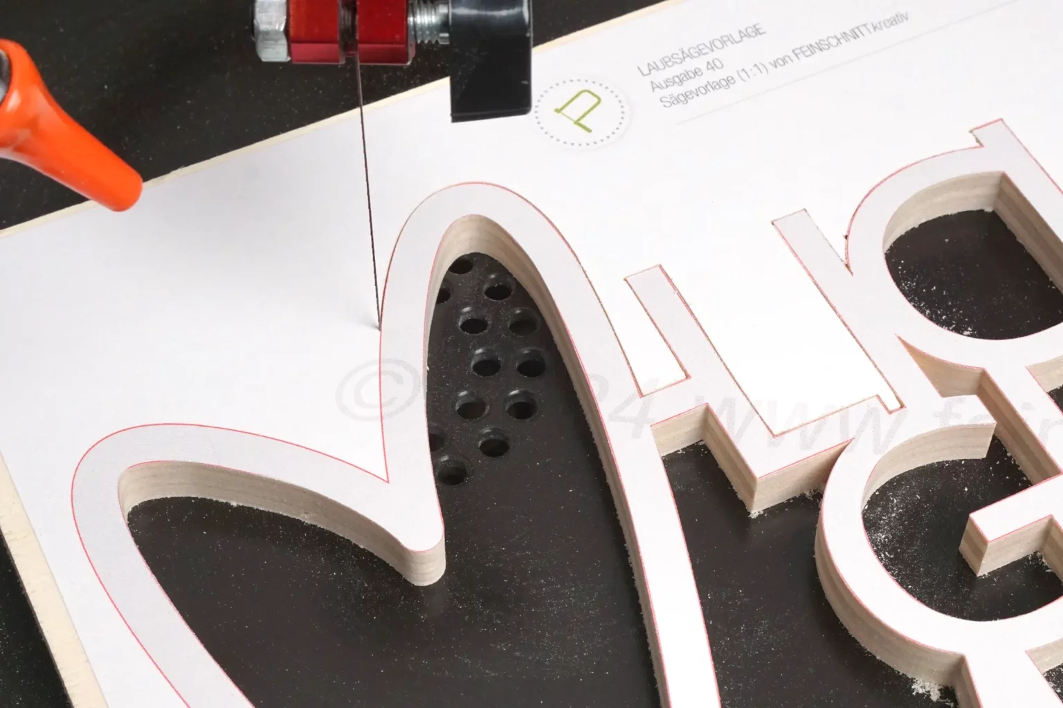 40-06-herzlichen-glueckwunsch-schriftzug-deko-laubsaege-dekupiersaege-vorlage-aussenkontur-saegen