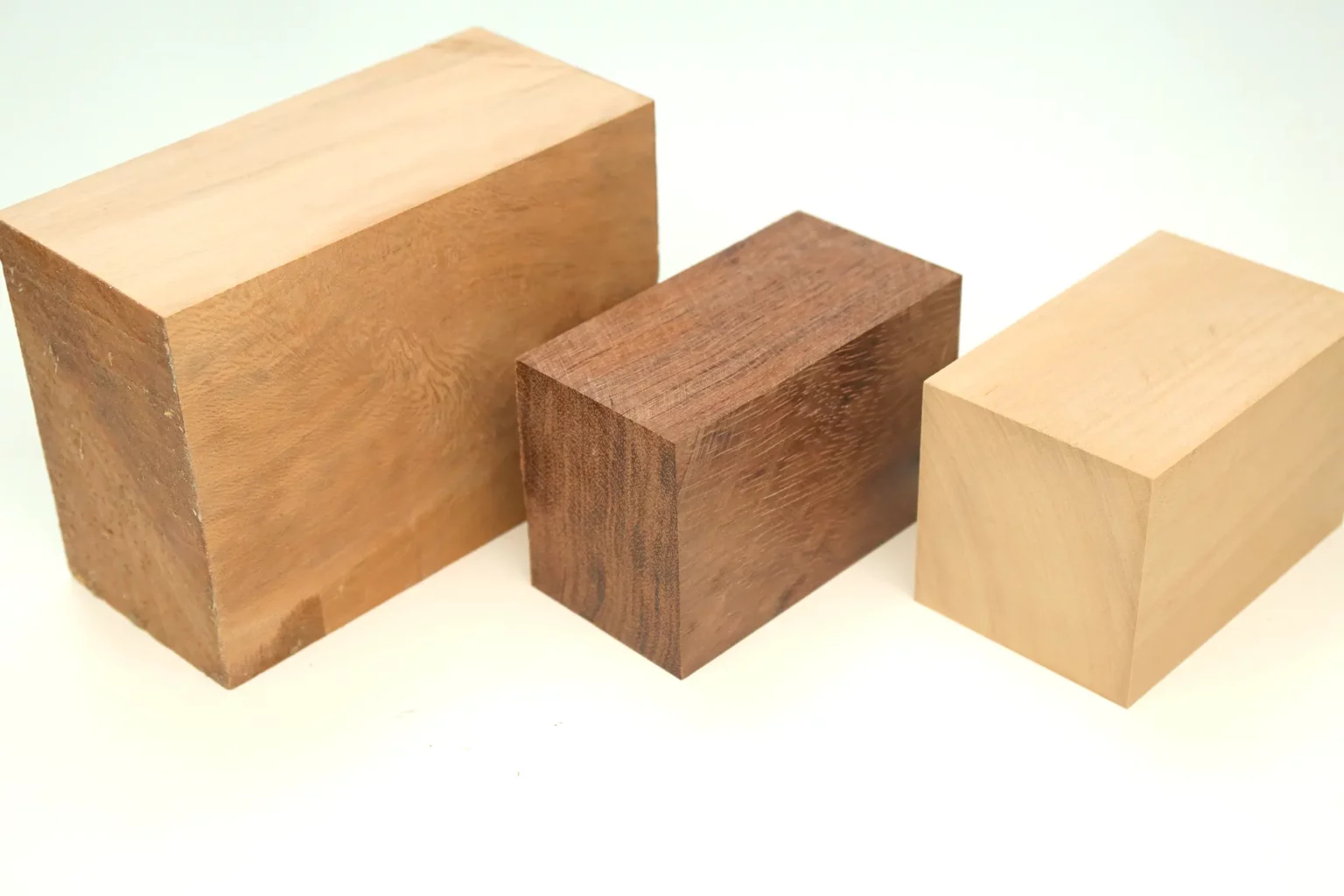 08-01-das-matroschka-prinzip-dose-laubsaege-dekupiersaege-vorlage-massivholzblock-120x120x70mm