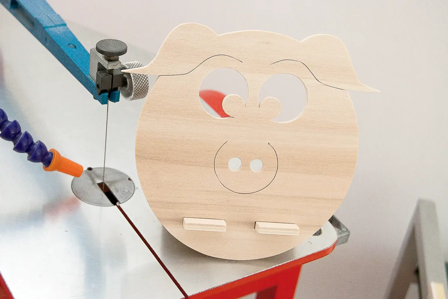 08-03-tierische-handyhalter-deko-diy-laubsaege-dekupiersaege-vorlage-teile-zusammenstecken