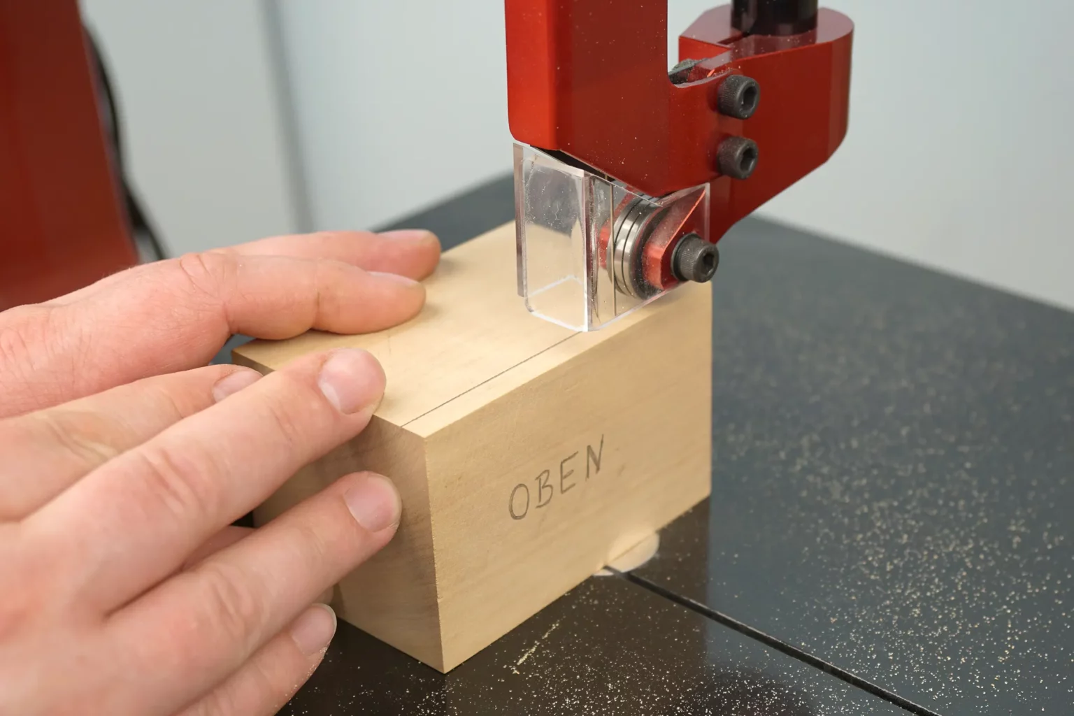 08-04-das-matroschka-prinzip-dose-laubsaege-dekupiersaege-vorlage-obere-flaeche-abtrennen-absaegen