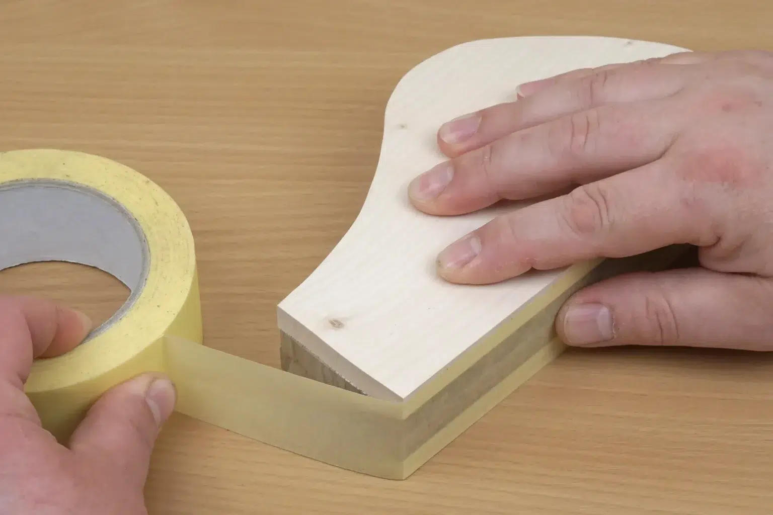 08-04-heisse-flitzer-holzautos-spielzeug-laubsaege-dekupiersaege-vorlage-seitenteile-stapel-fixieren