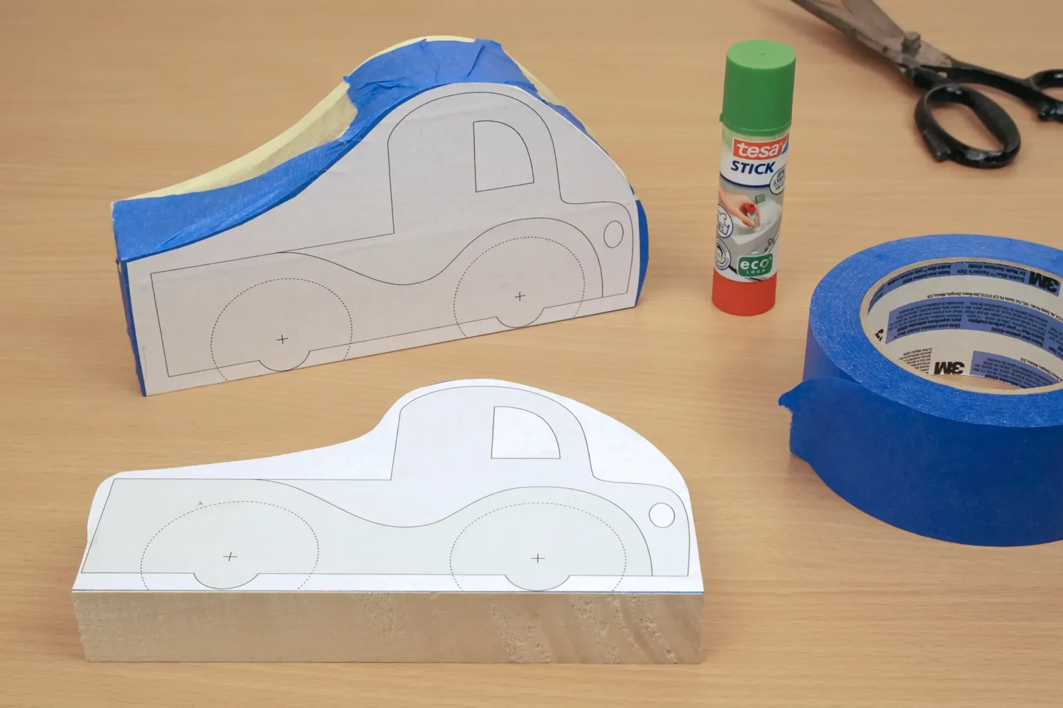 08-05-heisse-flitzer-holzautos-spielzeug-laubsaege-dekupiersaege-vorlage-stapel-seitenteile-traegerkern-vorlage-aufkleben