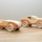 08-titel-02-heisse-flitzer-holzautos-spielzeug-laubsaege-dekupiersaege-vorlage