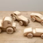 08-titel-03-heisse-flitzer-holzautos-spielzeug-laubsaege-dekupiersaege-vorlage