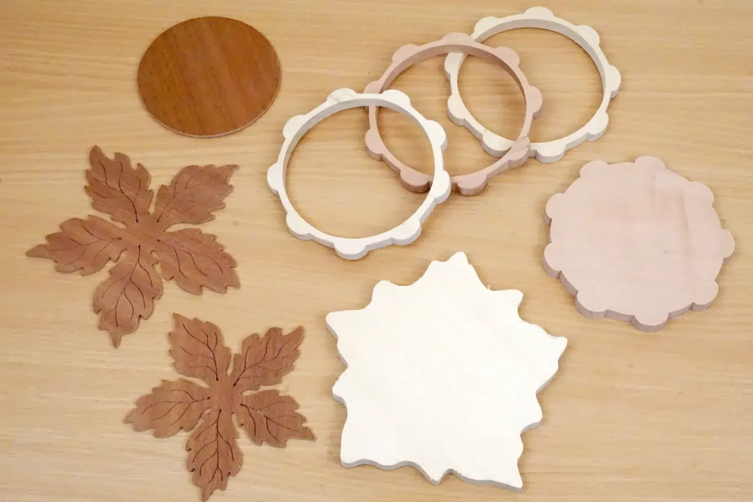 09-01-weihnachtsdosen-deko-laubsaege-dekupiersaege-vorlage-einzelteile-aussaegen