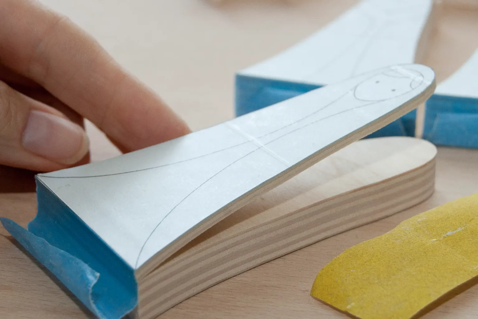 09-04-ein-buntes-weihnachtskrippen-set-laubsaege-dekupiersaege-vorlage-aussenkontur-figur-saegen