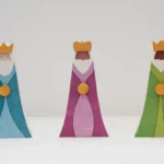 09-titel-03-ein-buntes-weihnachtskrippen-set-laubsaege-dekupiersaege-vorlage