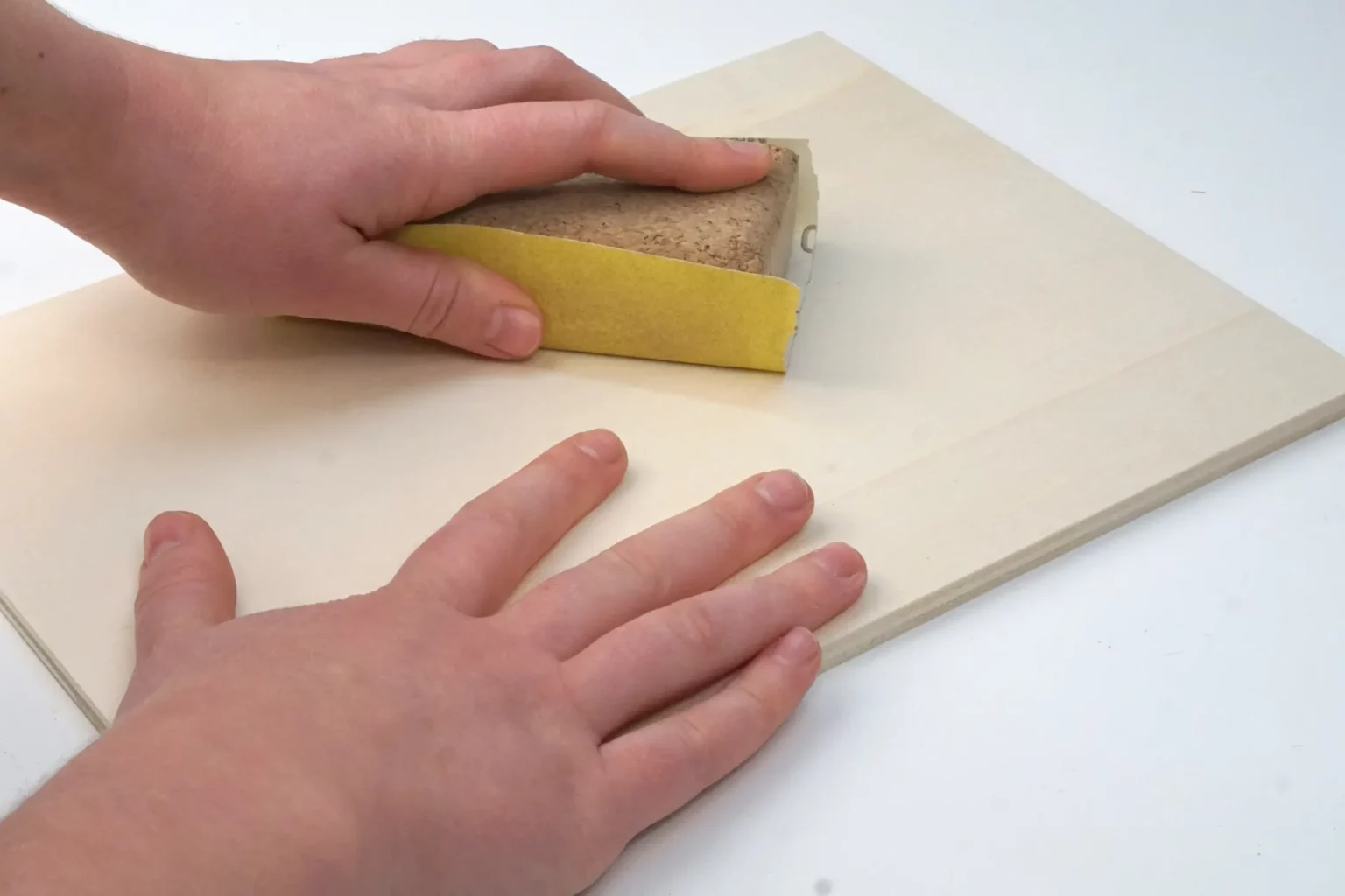 10-01-spirografisch-segmentschale-deko-laubsaege-dekupiersaege-vorlage-sperrholz-oberflaeche-glaetten-schleifen-schleifpapier