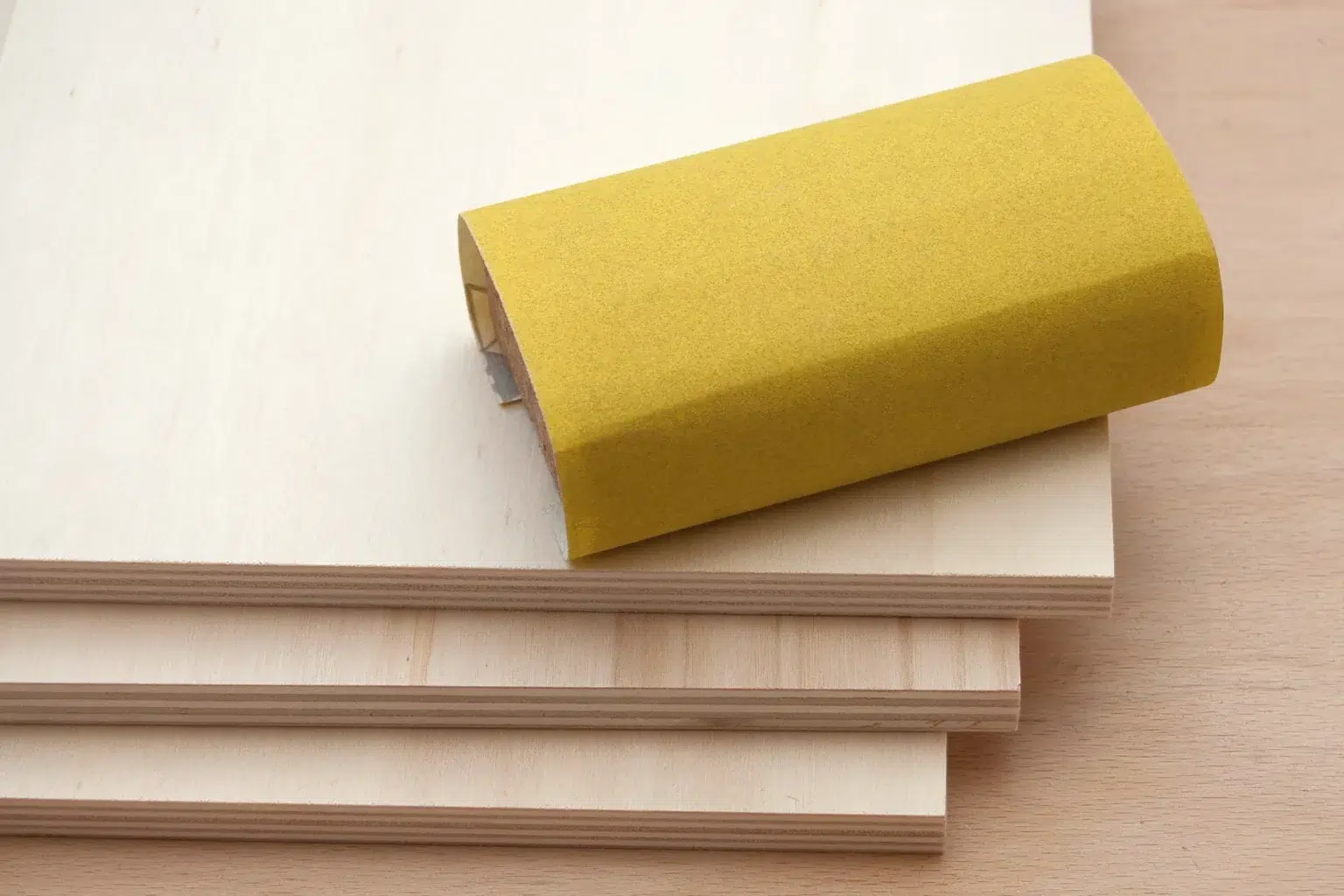 10-01-viktorianische-regalkonsole-deko-laubsaege-dekupiersaege-vorlage-oberflaechen-glaetten-schleifen-schleifpapier-schleifblock