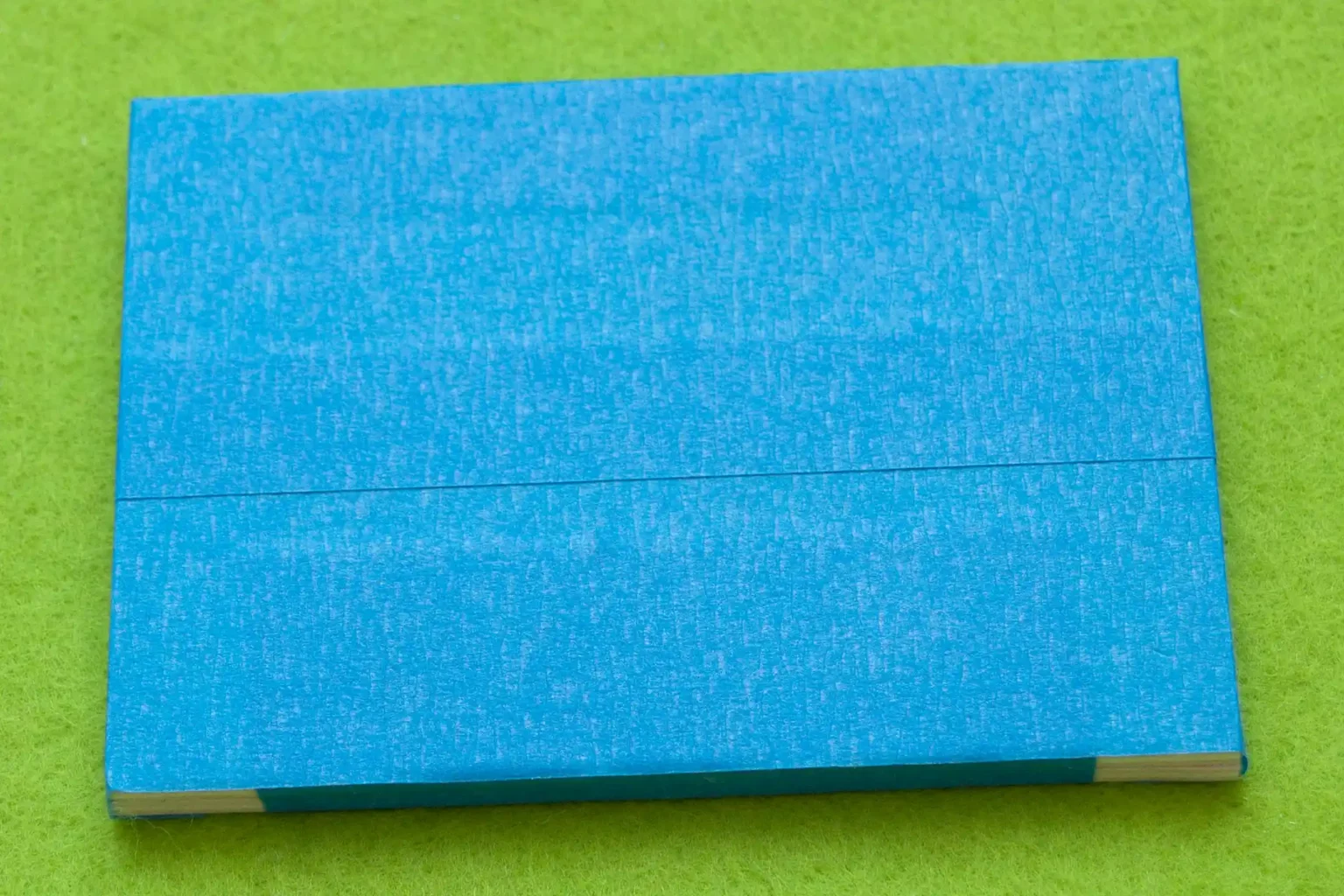 10-03-ei-ei-ei-ostern-anhaenger-laubsaege-dekupiersaege-vorlage-stapel-oberflaeche-bekleben-blue-tape