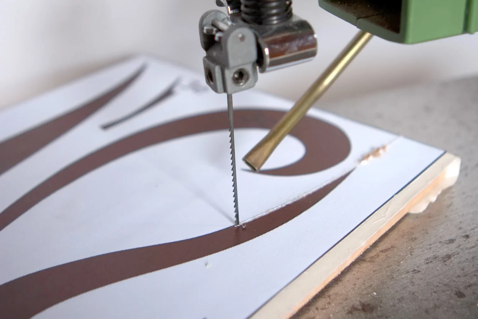 10-03-fruehlingserwachen-wandbild-deko-laubsaege-dekupiersaege-vorlage-aussenkontur-saegen-teile-aussaegen