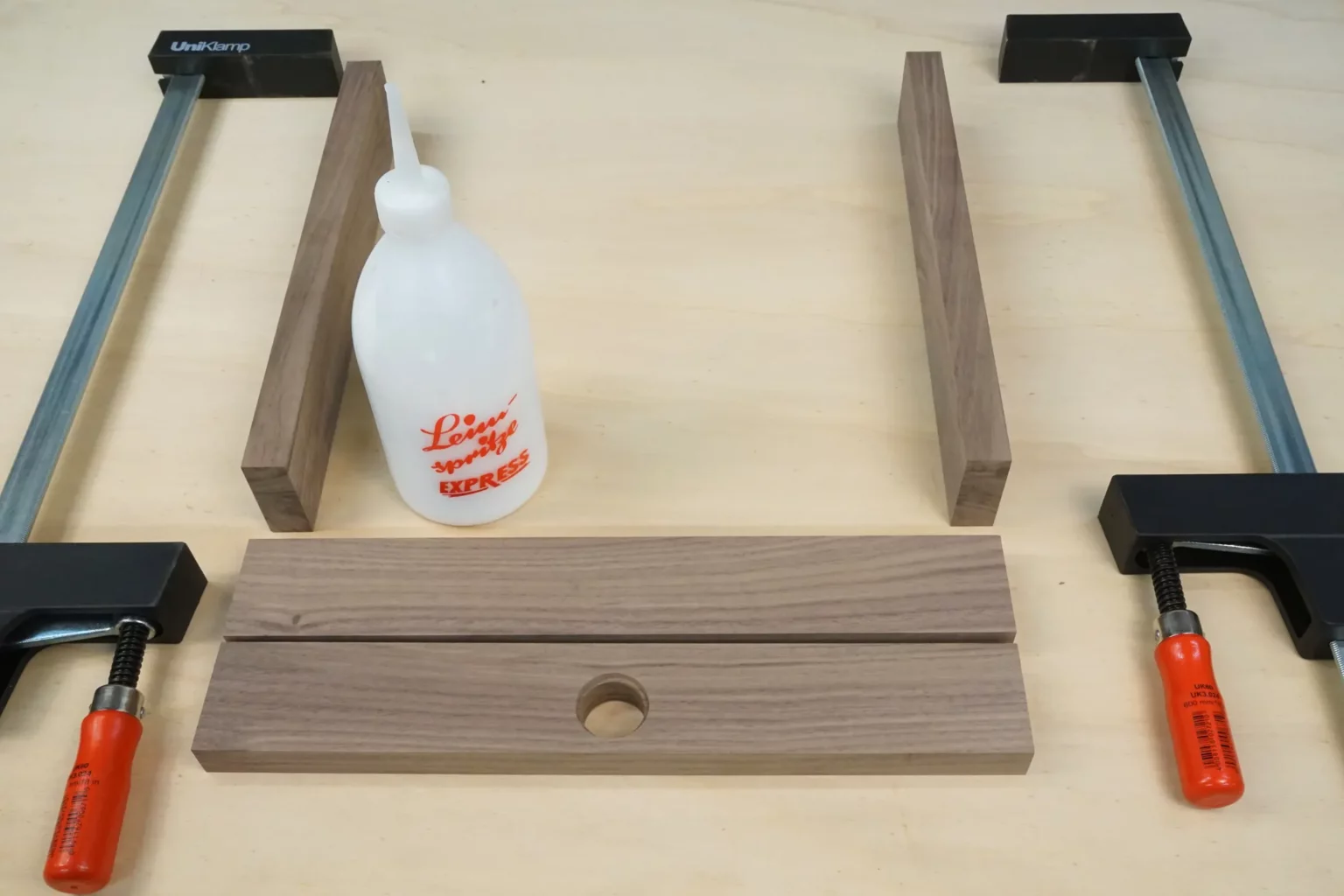 10-03a-papillon-wanddeko-schmetterlinge-laubsaege-dekupiersaege-vorlage-vorbereitung-rahmen-verleimen