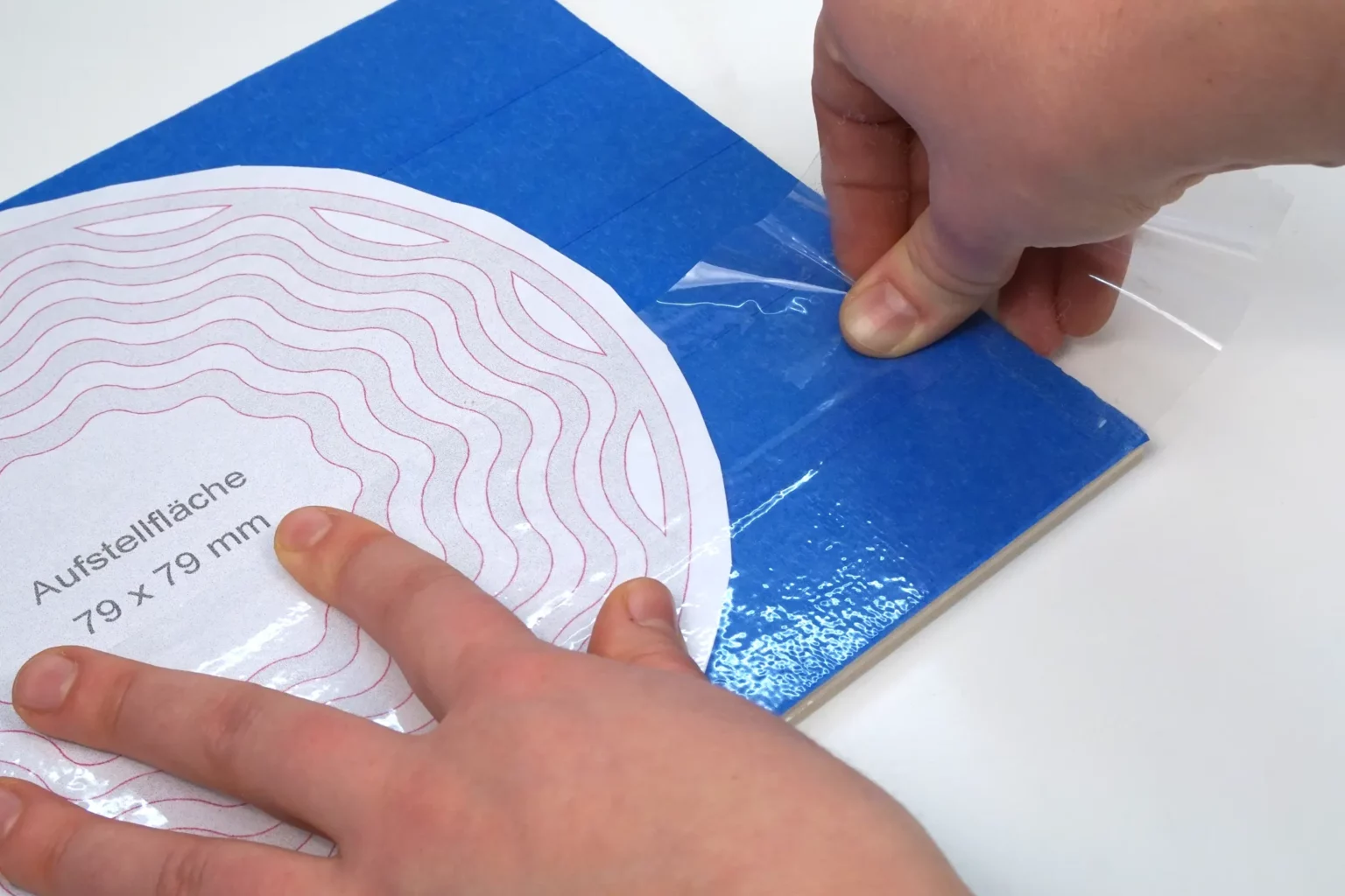 10-04-spirografisch-segmentschale-deko-laubsaege-dekupiersaege-vorlage-aufkleben-ueberkleben-klebeband-transparent