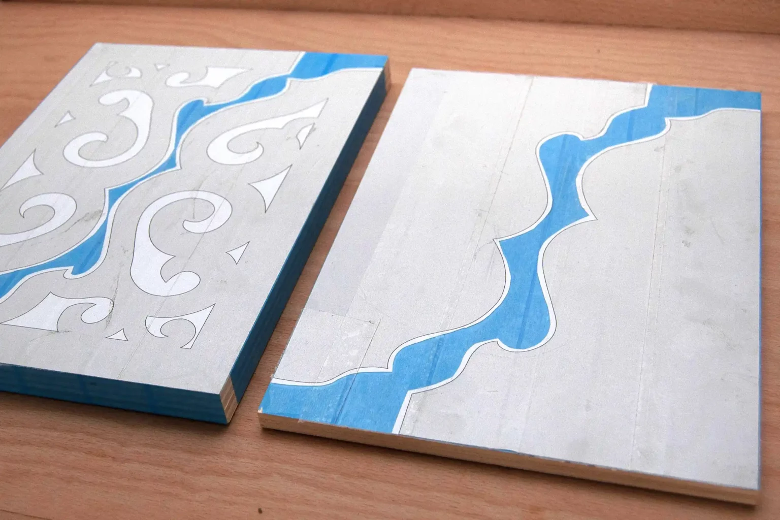 10-05-viktorianische-regalkonsole-deko-laubsaege-dekupiersaege-vorlage-mittelteile-aufkleben-ueberkleben