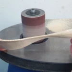 10-07a-kuechenhelfer-feinschnitt-bandsaege-dekupiersaege-vorlage-rundungen-schleifwalze-herausarbeiten