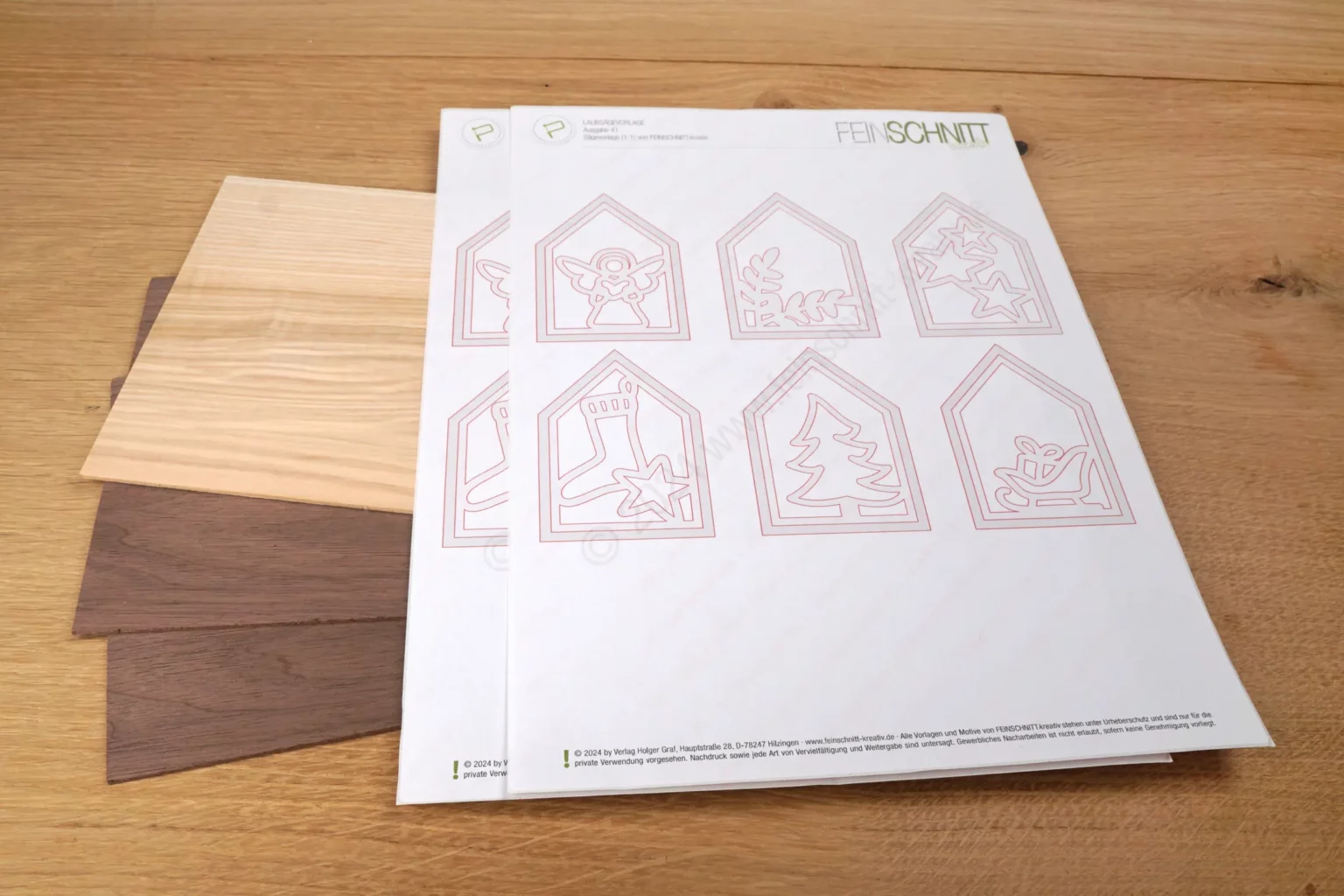 41-01-aus-dem-haeuschen-aufhaenger-weihnachten-deko-laubsaege-dekupiersaege-vorlage-ausdrucken-kopieren-vorlagenpapier-selbstklebend-massivholz