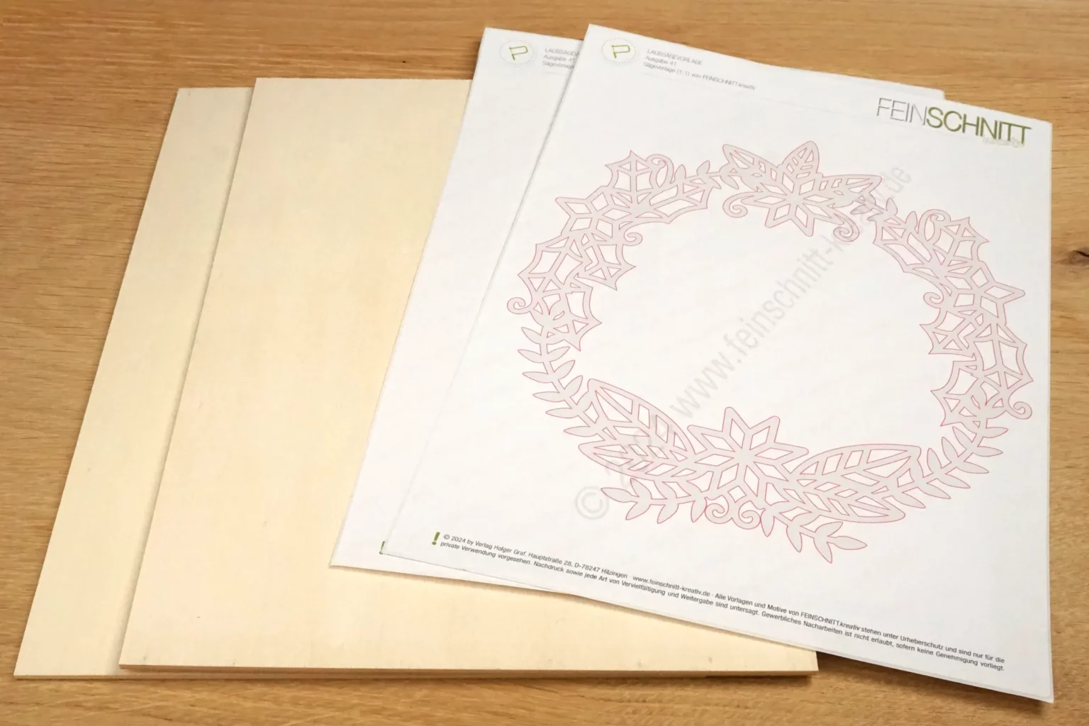 41-01-skandinavischer-kranz-weihnachten-deko-laubsaege-dekupiersaege-vorlage-drucken-vorlagenpapier-selbstklebend