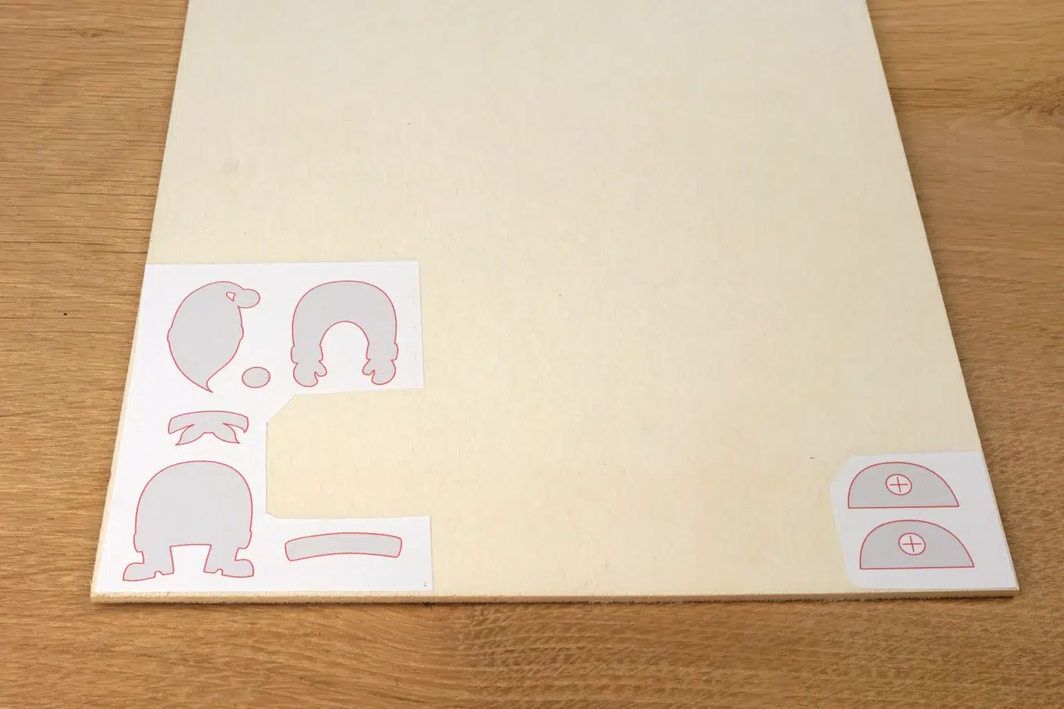 41-02-muede-weihnachtsboten-adventskalender-deko-laubsaege-dekupiersaege-vorlage-selbstklebendes-vorlagenpapier-zuschneiden-aufkleben