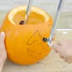 kuerbisschnitzen-mit-der-laubsaege-08-diy-idee-anleitung-wissen-feinschnitt-kreativ-motive-aussaegen