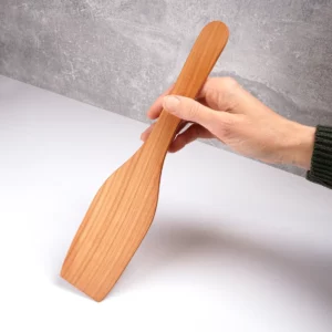 Geschweifter Pfannenwender aus Kirschbaum pfannenwender-aus-holz-kirschholz-30-cm-beispiel-ansicht