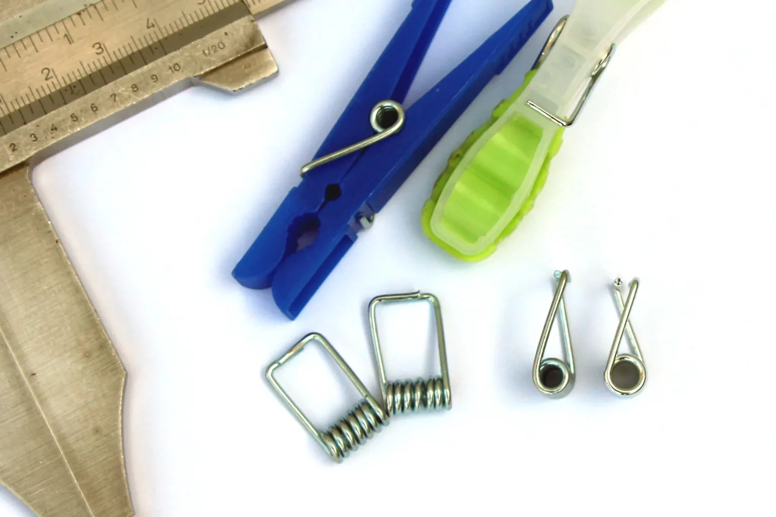 07-02a-klammerloewe-diy-deko-laubsaege-dekupiersaege-vorlage-waescheklammer-bereitlegen