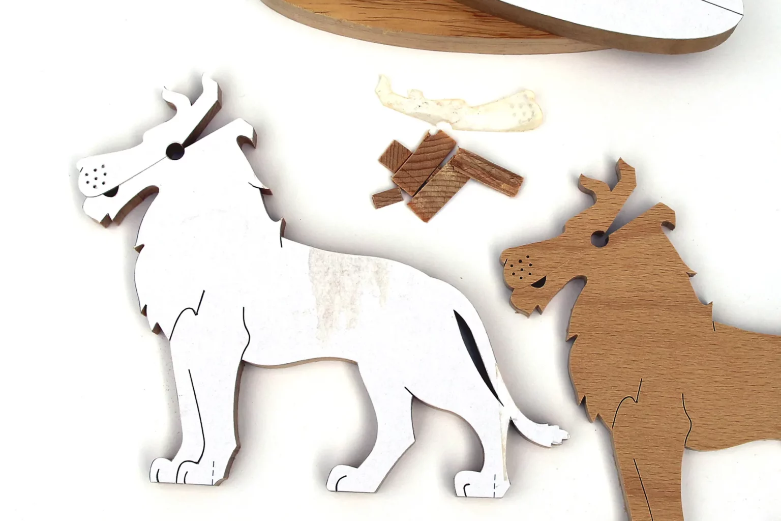 07-04b-klammerloewe-diy-deko-laubsaege-dekupiersaege-vorlage-sockel-aussenkontur-koerper-saegen