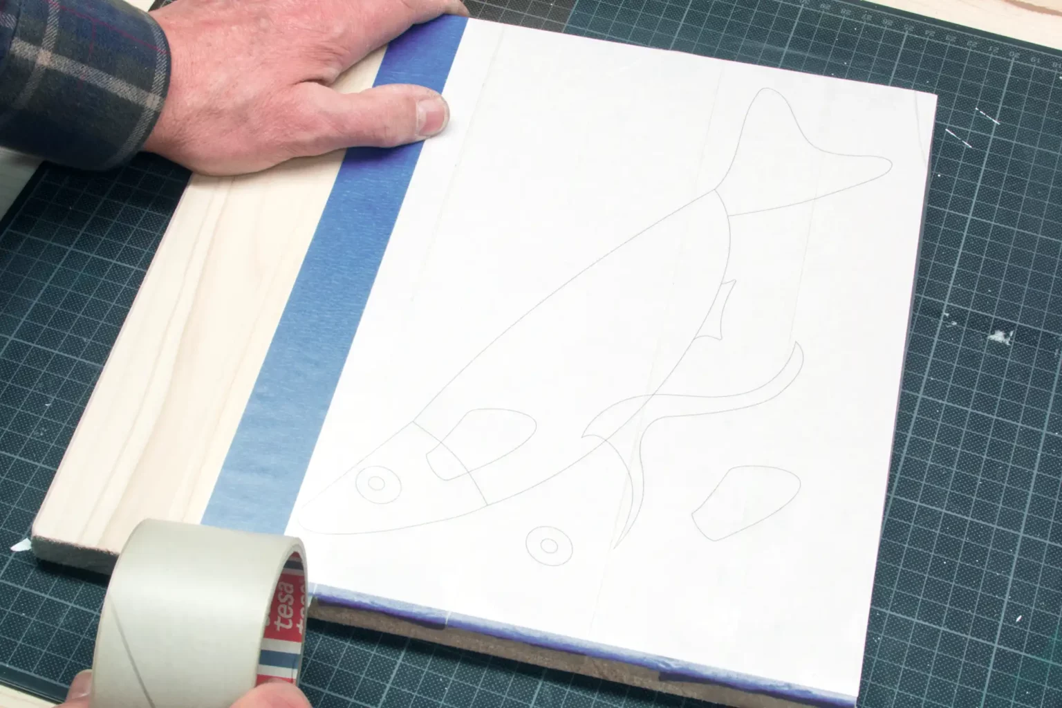 07-02-an-der-nordseekueste-fischschwarmdeko-laubsaege-dekupiersaege-vorlage-aufkleben-ueberkleben-klebeband-transparent