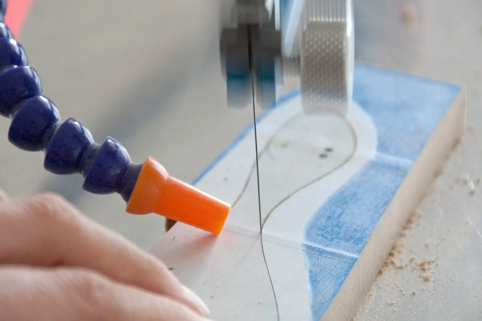 07-03a-in-einem-land-vor-unserer-zeit-dino-spielzeug-laubsaege-dekupiersaege-vorlage-aussenkontur-saegen