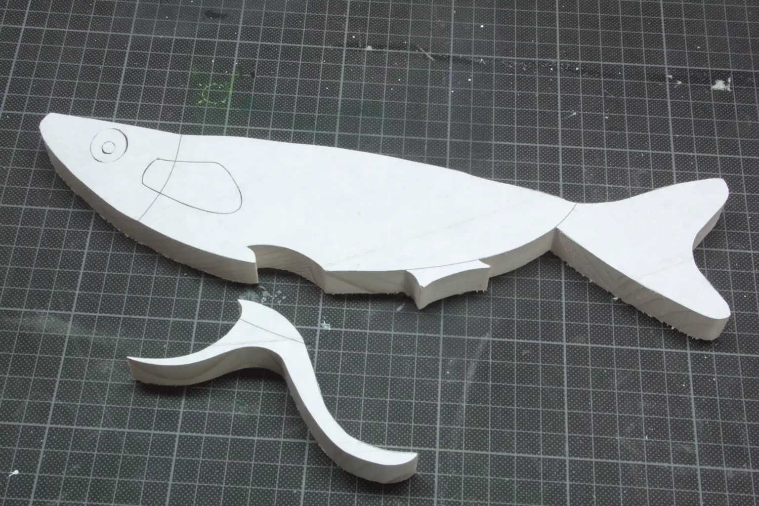 07-05-an-der-nordseekueste-fischschwarmdeko-laubsaege-dekupiersaege-vorlage-staender-bauchflosse-aussaegen