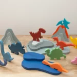 07-titel-01-in-einem-land-vor-unserer-zeit-dino-spielzeug-laubsaege-dekupiersaege-vorlage