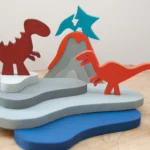 07-titel-03-in-einem-land-vor-unserer-zeit-dino-spielzeug-laubsaege-dekupiersaege-vorlage