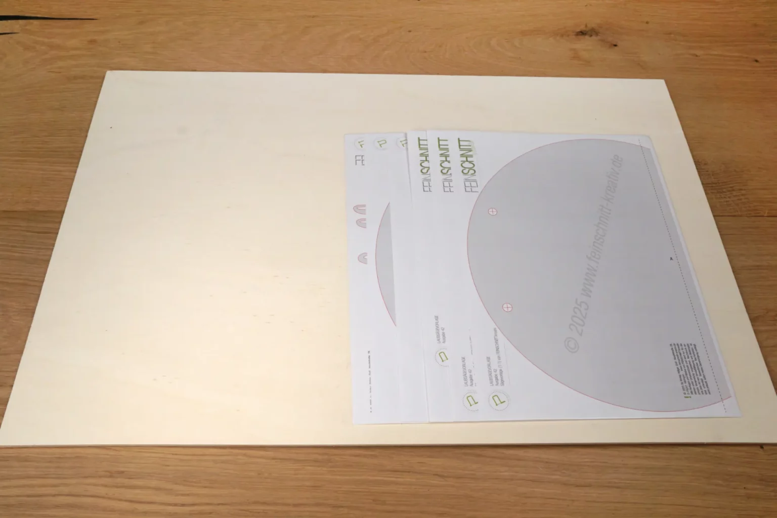 42-01-hello-spring-schild-deko-laubsaege-dekupiersaege-vorlage-ausdrucken-kopieren-vorlagenpapier-selbstklebend-sperrrholz