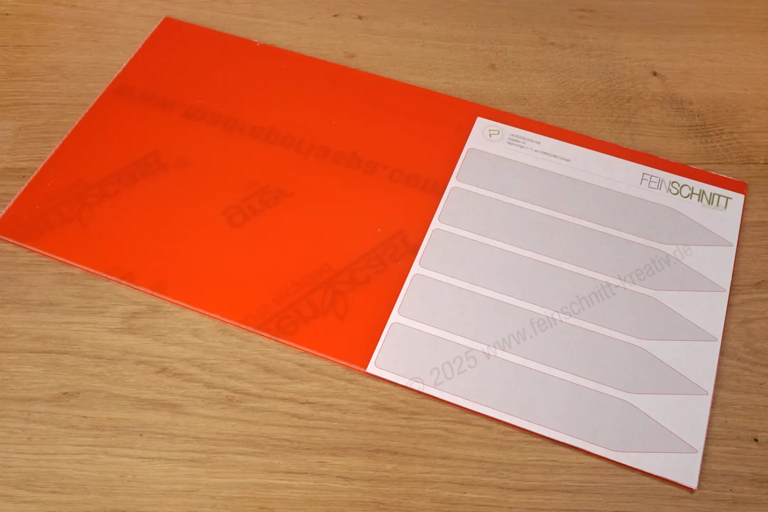 42-03-beetstecker-garten-laubsaege-dekupiersaege-vorlage-acrylglas-vorlage-auf-schutzfolie-aufkleben