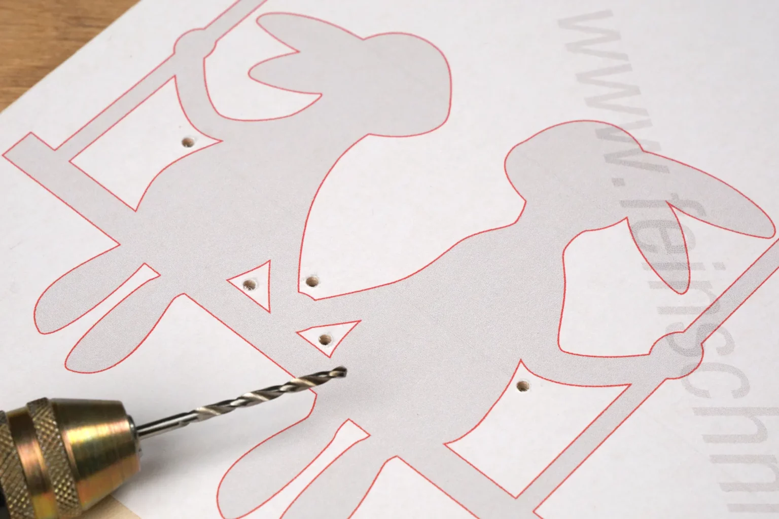 42-03-hasenschaukel-oster-deko-laubsaege-dekupiersaege-vorlage-saegeblattdurchfuehrungen-bohren