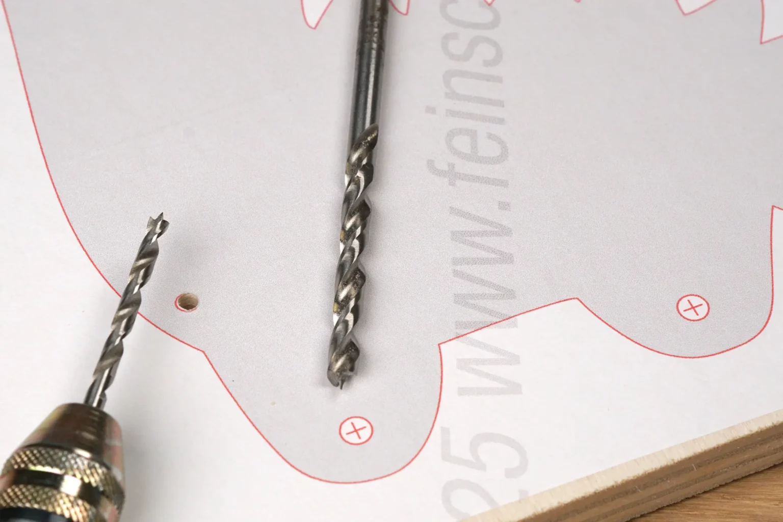 42-04-nachziehtier-dino-spielzeug-kinder-laubsaege-dekupiersaege-vorlage-loecher-fuer-achsen-kordel-bohren