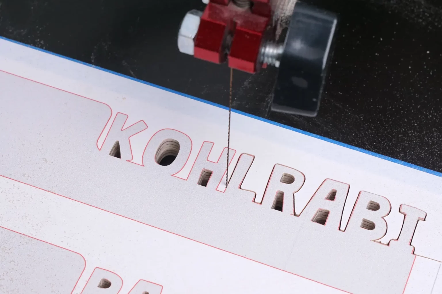 42-06-beetstecker-garten-laubsaege-dekupiersaege-vorlage-mulitplex-aussenkontur-saegen