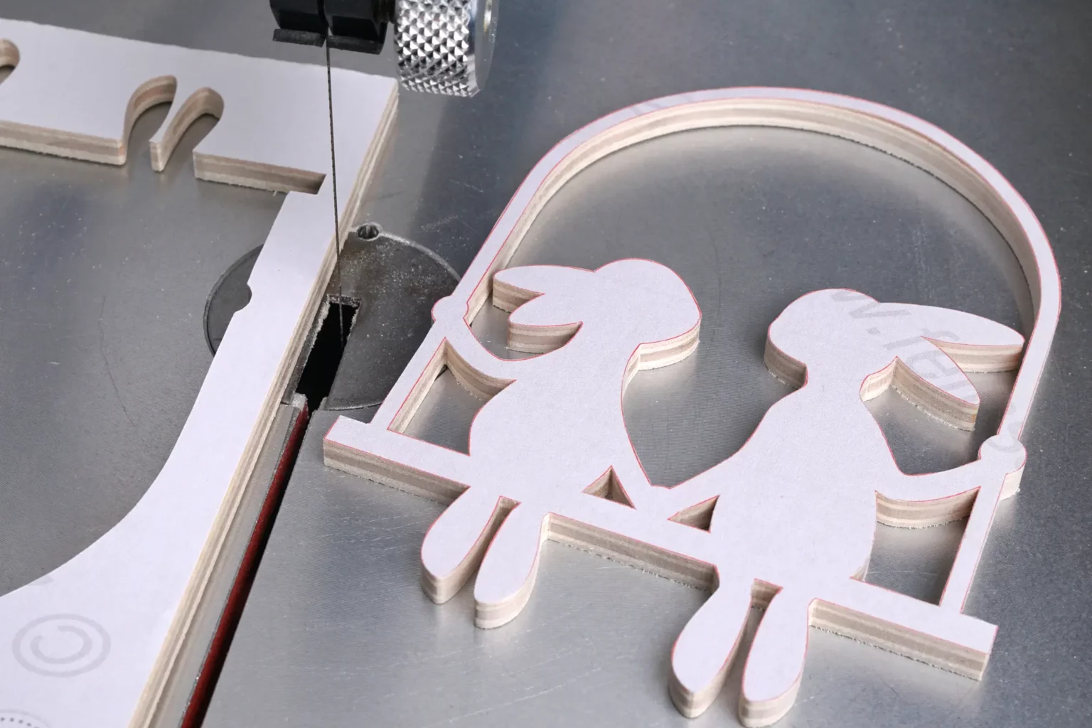 42-06-hasenschaukel-oster-deko-laubsaege-dekupiersaege-vorlage-aussenkontur-saegen